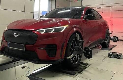 Регулювання розвалу-сходження на Ford Mustang Mach-E